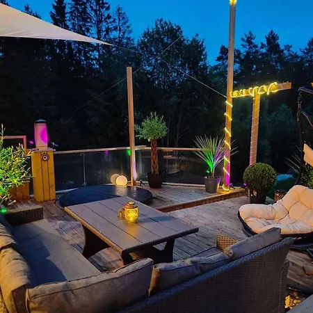 Wildwood Wood-fired Hot Tub Retreat אכסניה