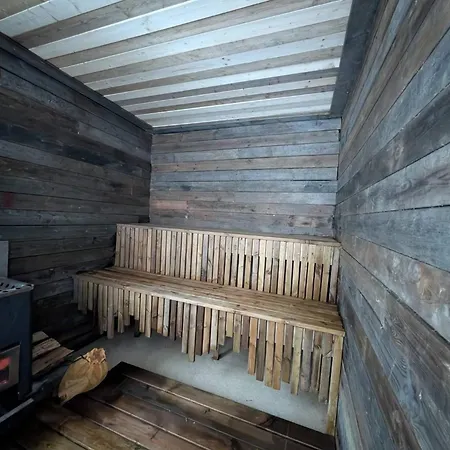 אכסניה Wildwood Wood-fired Hot Tub Retreat *